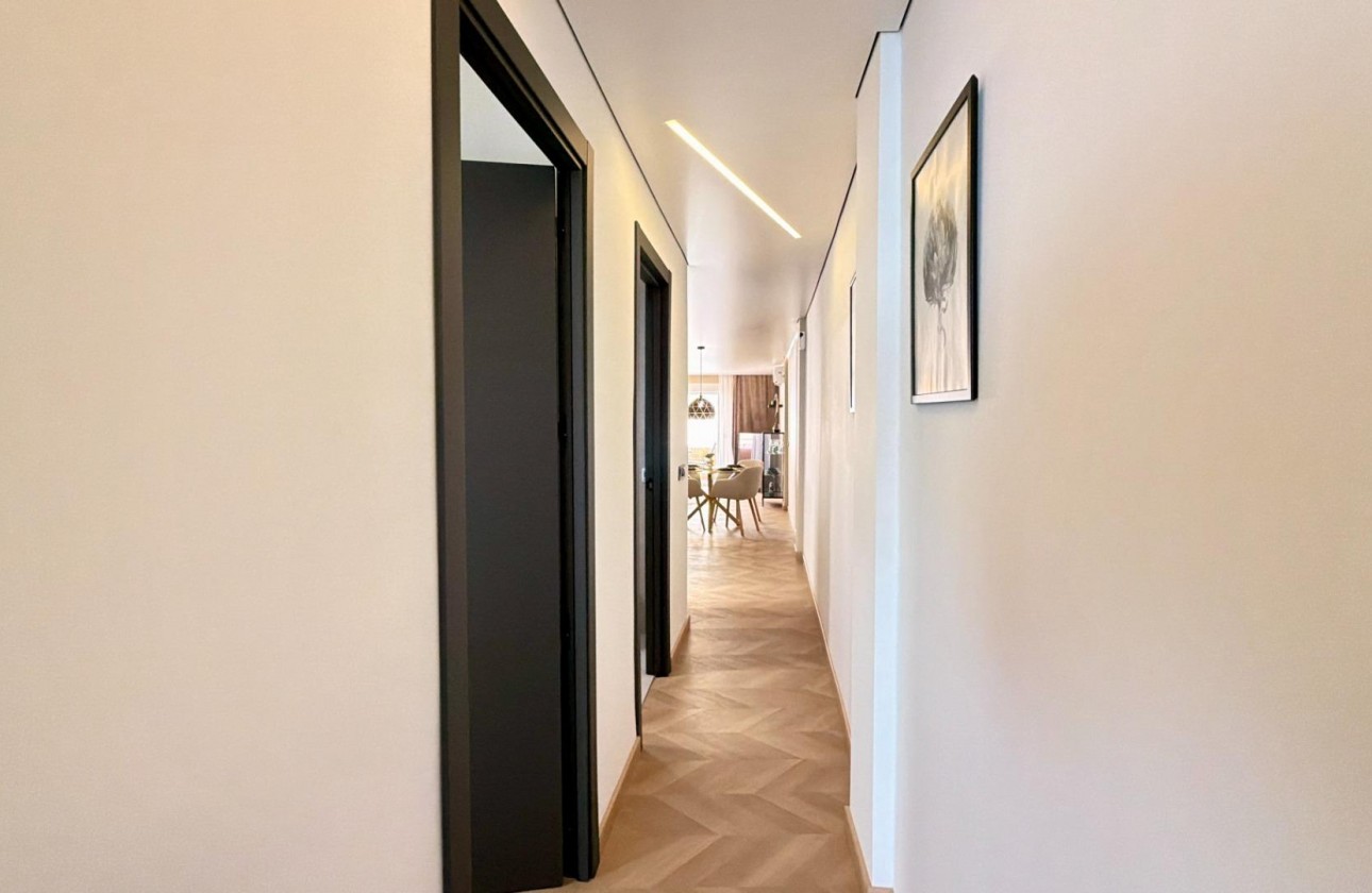 Resale - Apartment / flat - Torrevieja - Playa del Cura