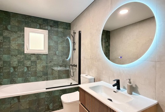 Resale - Apartment / flat - Torrevieja - Playa del Cura