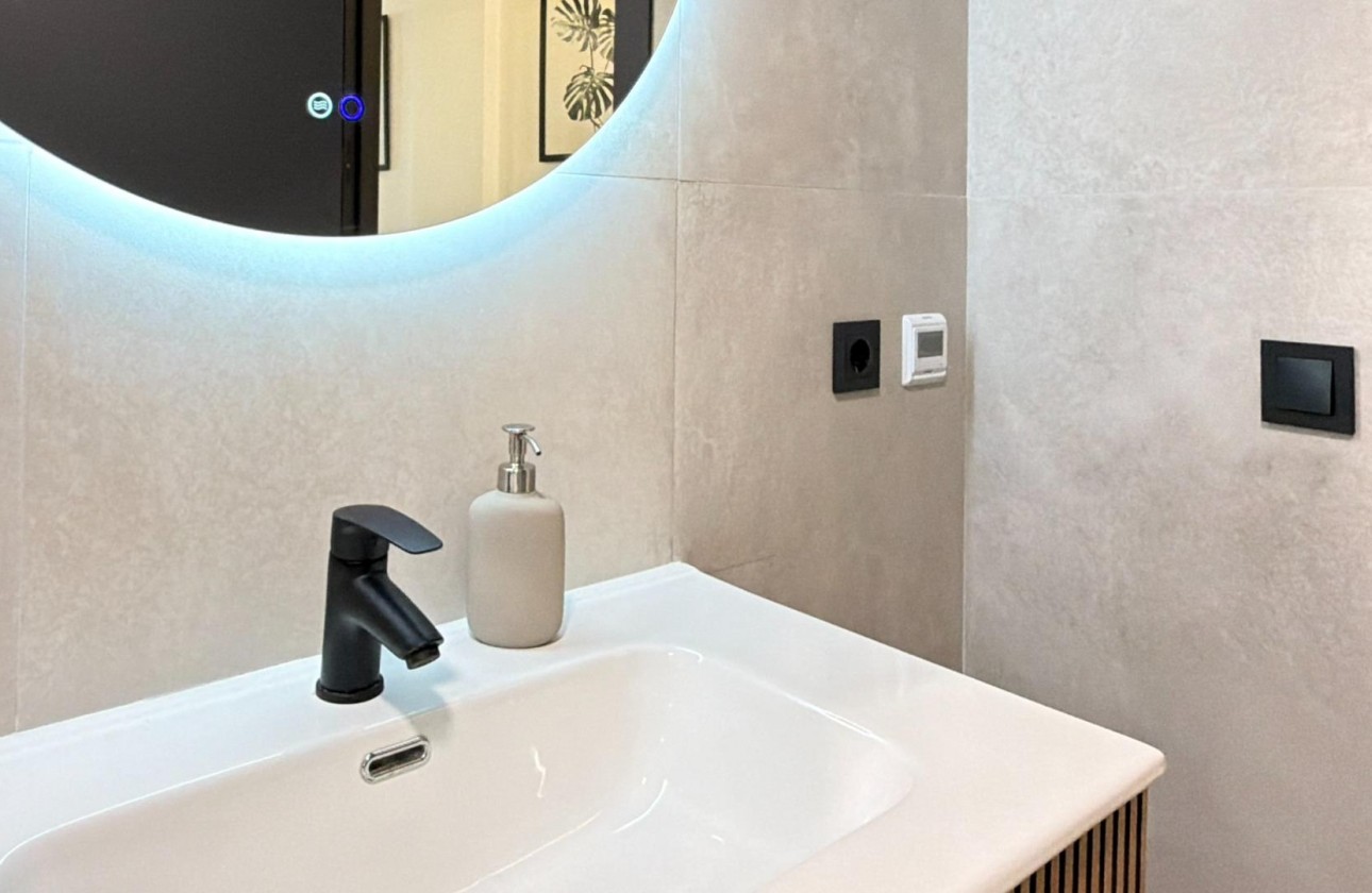 Resale - Apartment / flat - Torrevieja - Playa del Cura