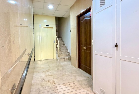 Resale - Apartment / flat - Torrevieja - Playa del Cura