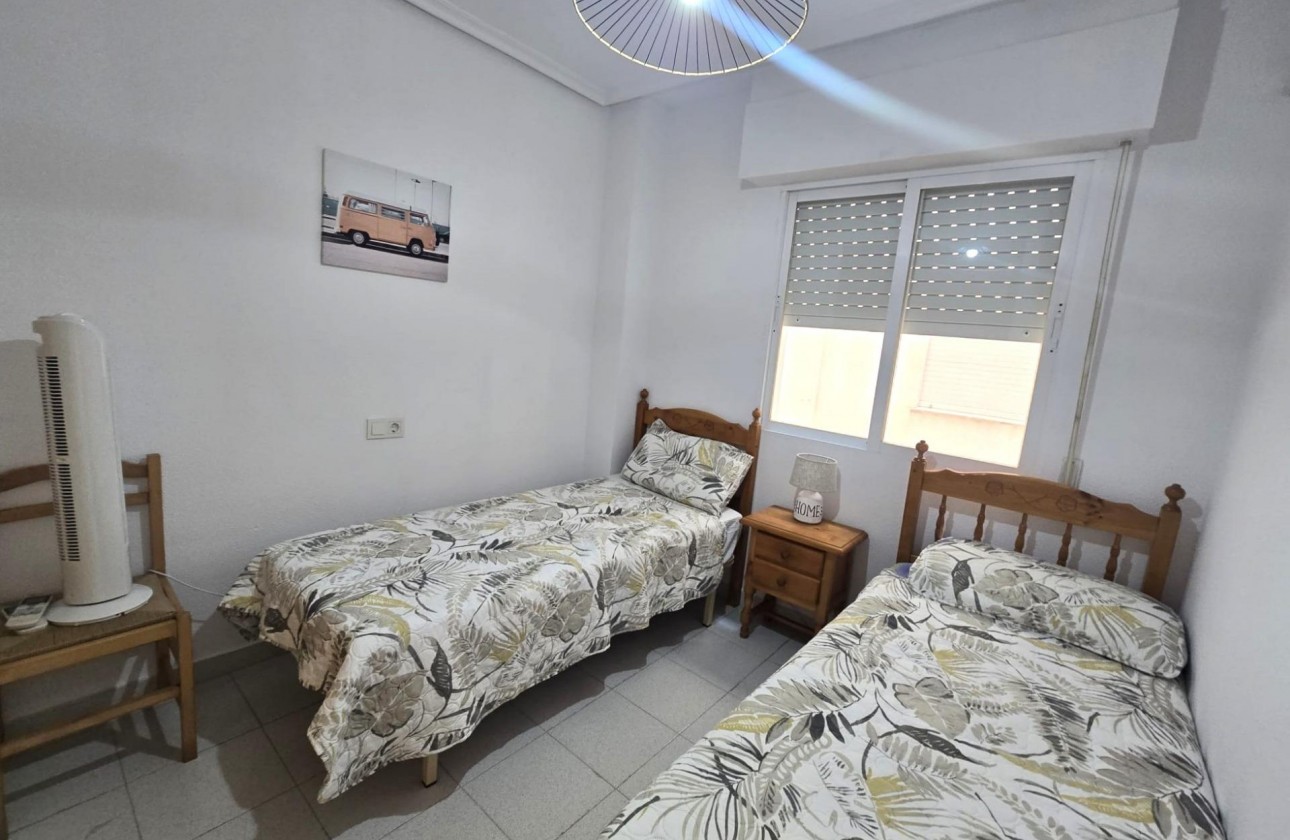 Reventa - Apartamento / piso - Torrevieja - La Mata pueblo