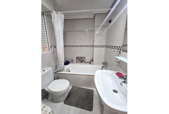 Reventa - Apartamento / piso - Torrevieja - La Mata pueblo
