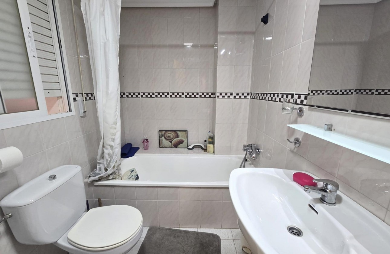 Reventa - Apartamento / piso - Torrevieja - La Mata pueblo