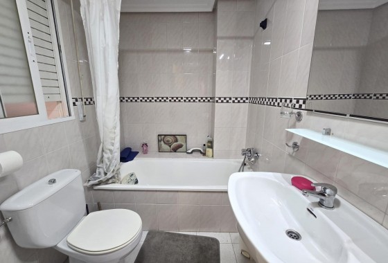 Reventa - Apartamento / piso - Torrevieja - La Mata pueblo
