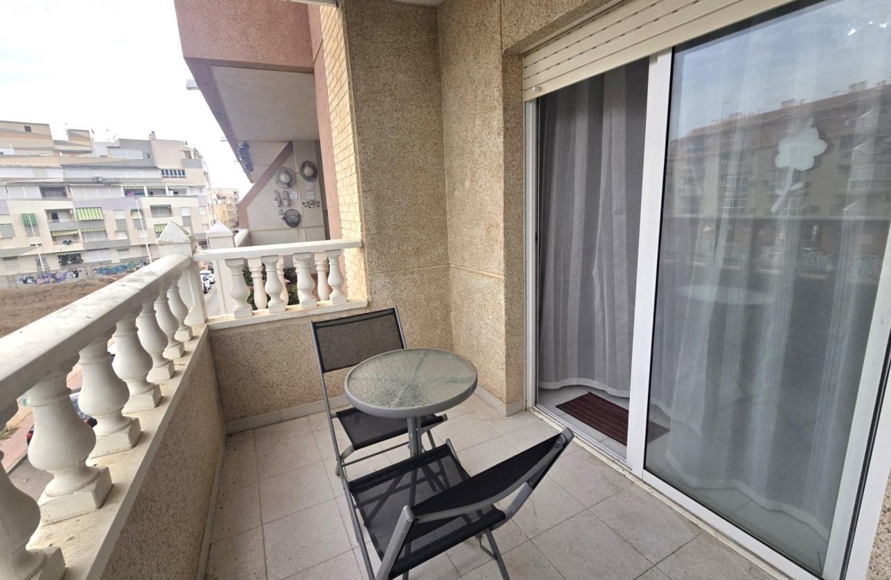 Reventa - Apartamento / piso - Torrevieja - La Mata pueblo