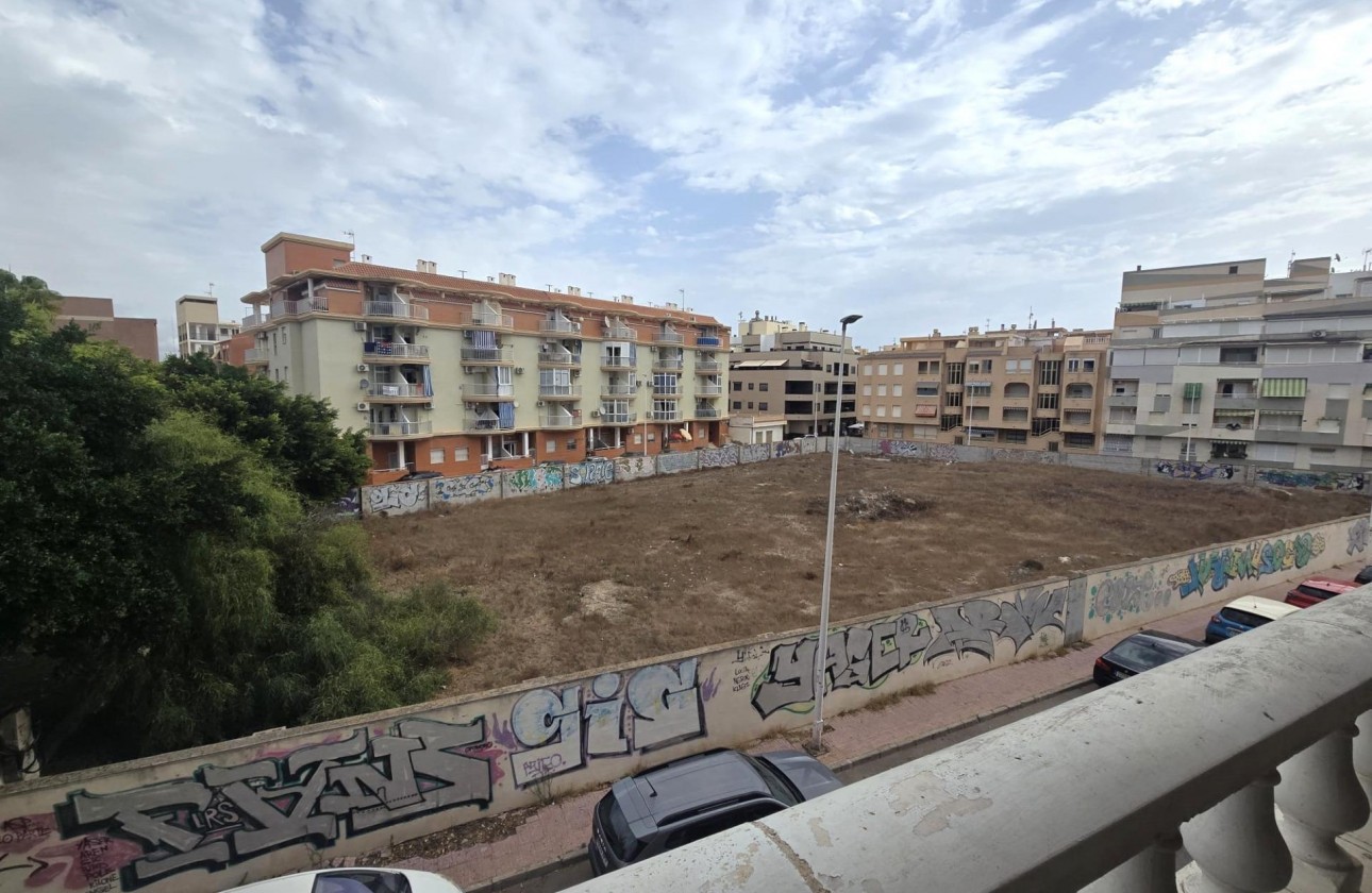 Reventa - Apartamento / piso - Torrevieja - La Mata pueblo
