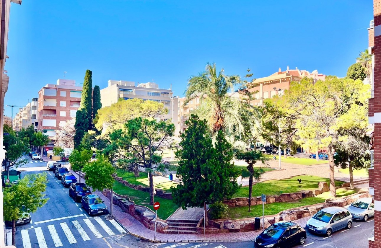 Resale - Apartment / flat - Torrevieja - Playa del Cura