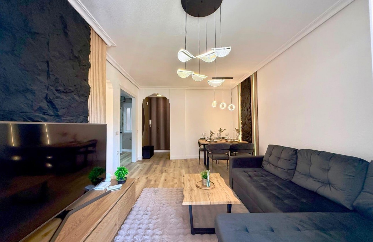 Resale - Apartment / flat - Torrevieja - Playa del Cura