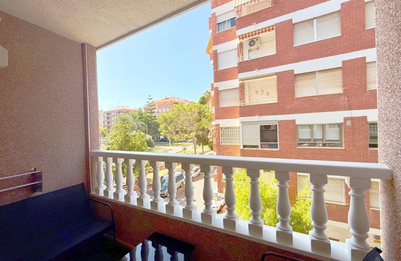 Resale - Apartment / flat - Torrevieja - Playa del Cura