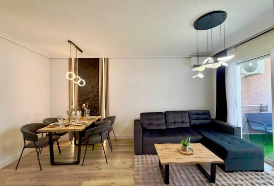 Resale - Apartment / flat - Torrevieja - Playa del Cura