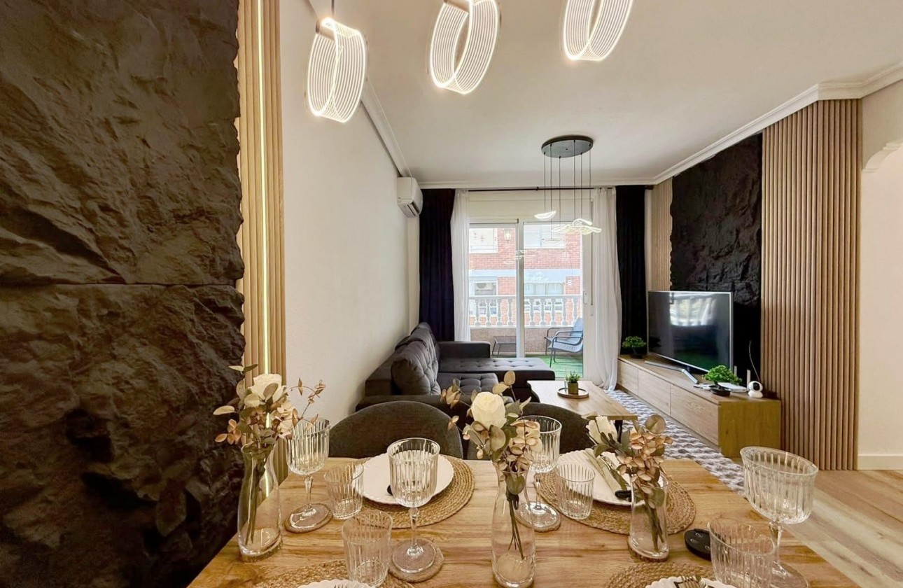 Resale - Apartment / flat - Torrevieja - Playa del Cura