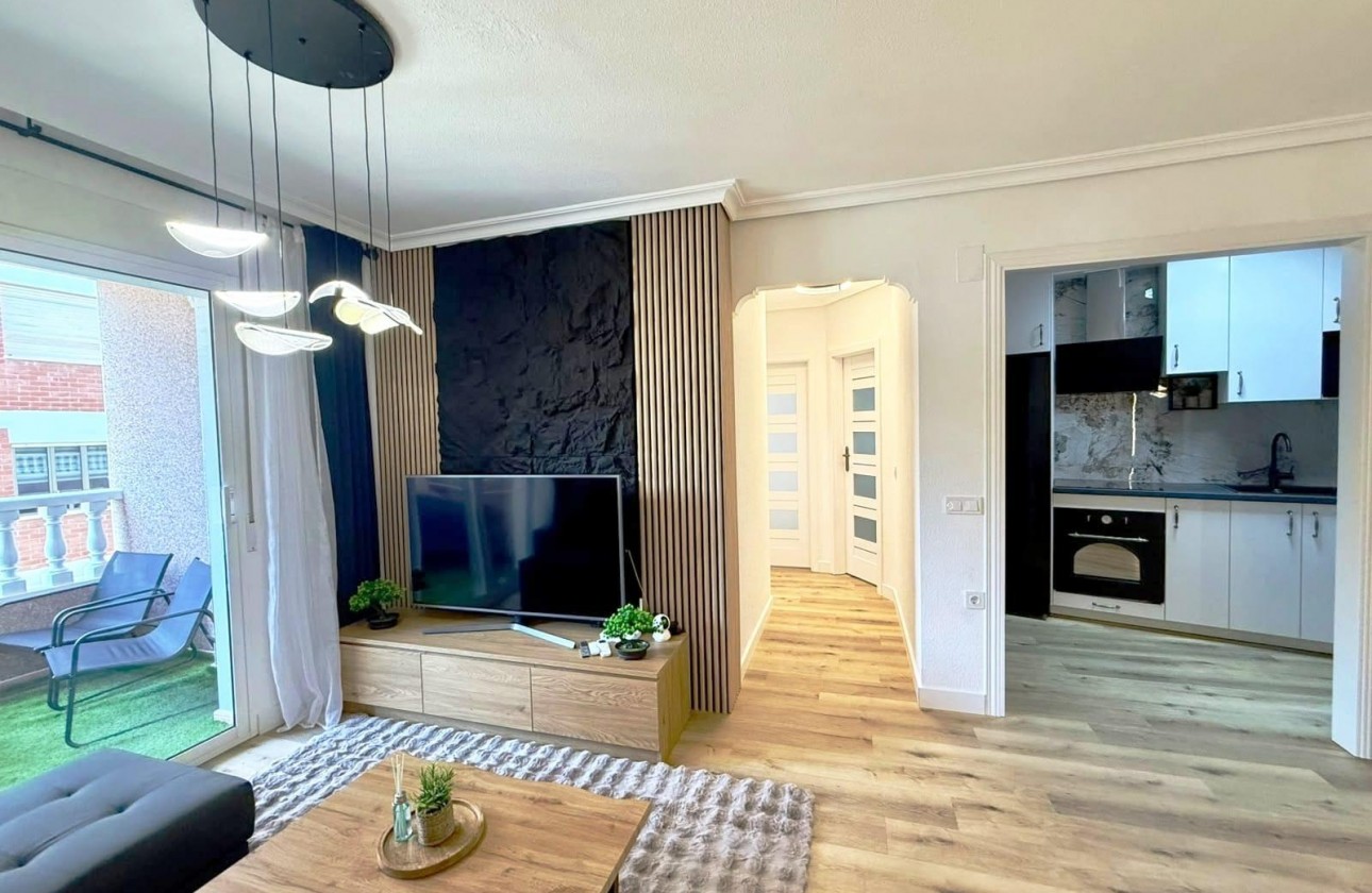 Resale - Apartment / flat - Torrevieja - Playa del Cura