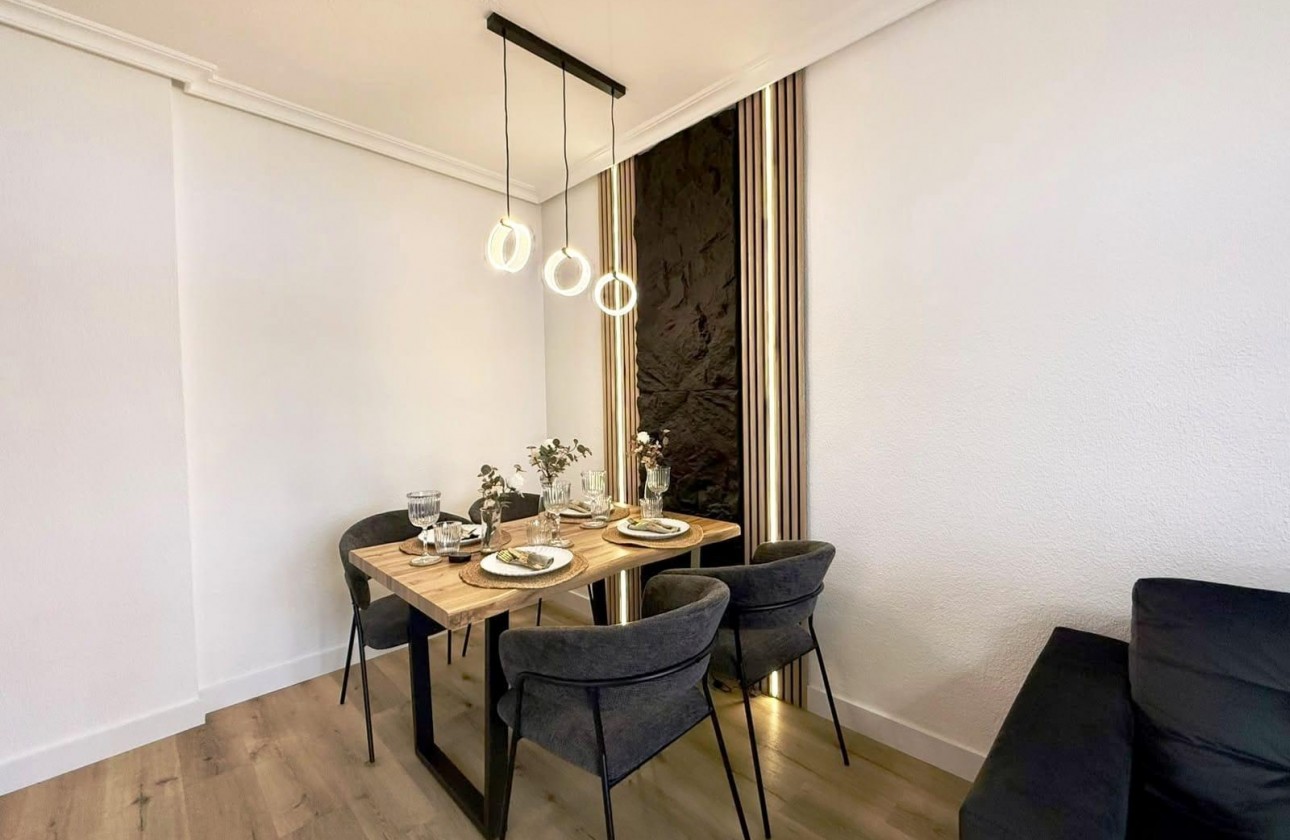 Resale - Apartment / flat - Torrevieja - Playa del Cura