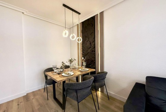 Resale - Apartment / flat - Torrevieja - Playa del Cura