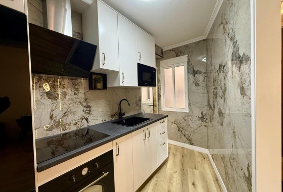 Resale - Apartment / flat - Torrevieja - Playa del Cura