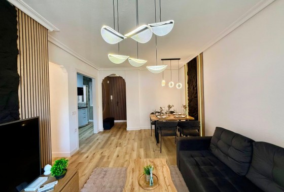 Resale - Apartment / flat - Torrevieja - Playa del Cura