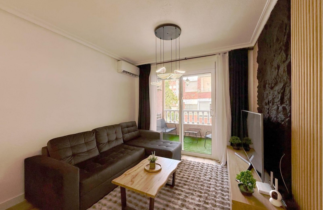Resale - Apartment / flat - Torrevieja - Playa del Cura