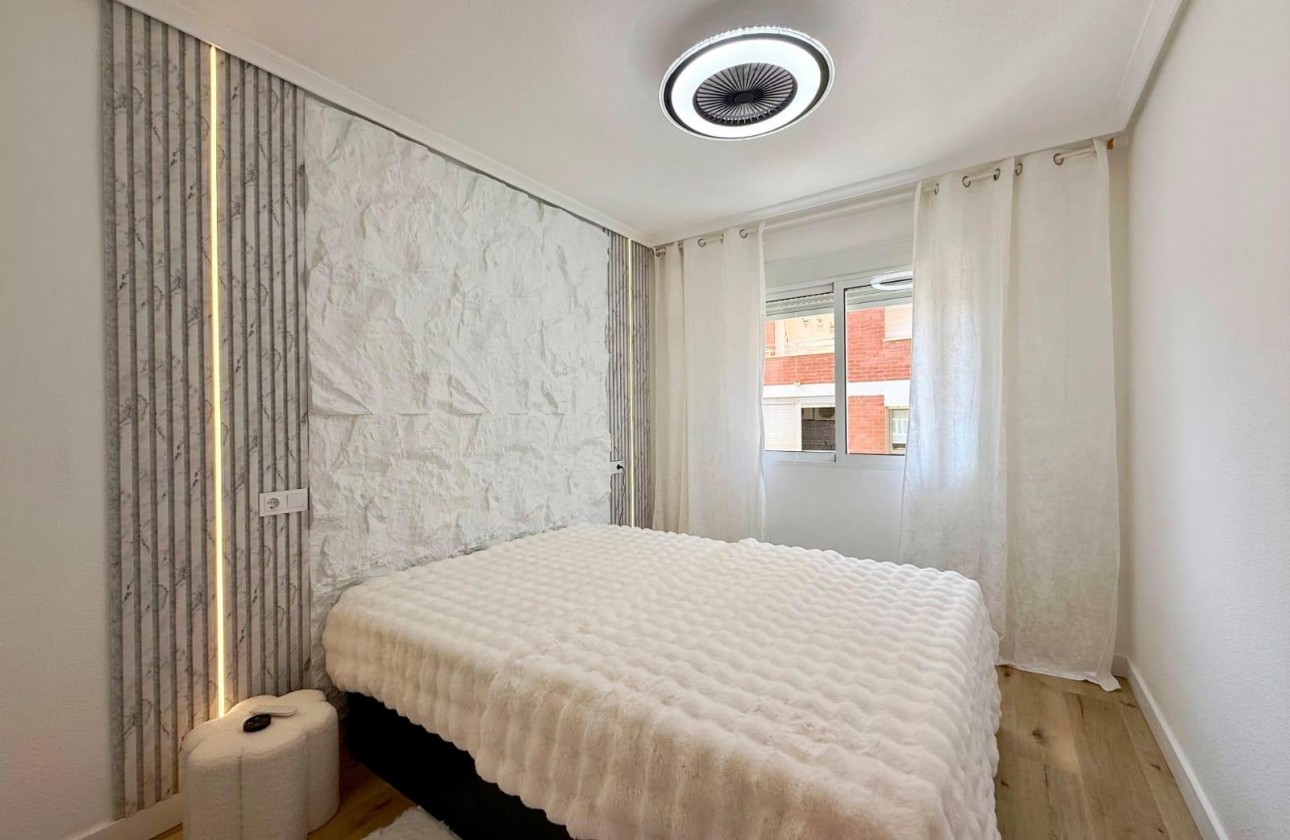 Resale - Apartment / flat - Torrevieja - Playa del Cura