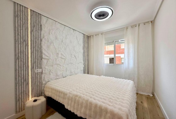 Resale - Apartment / flat - Torrevieja - Playa del Cura