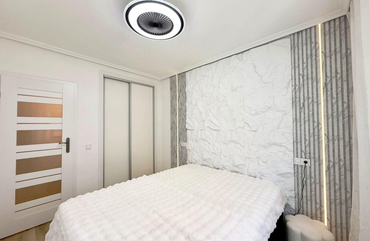 Resale - Apartment / flat - Torrevieja - Playa del Cura