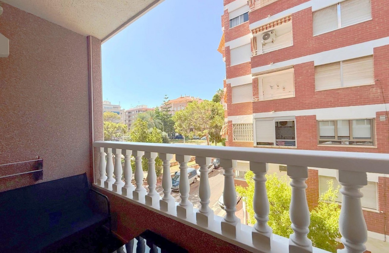 Resale - Apartment / flat - Torrevieja - Playa del Cura