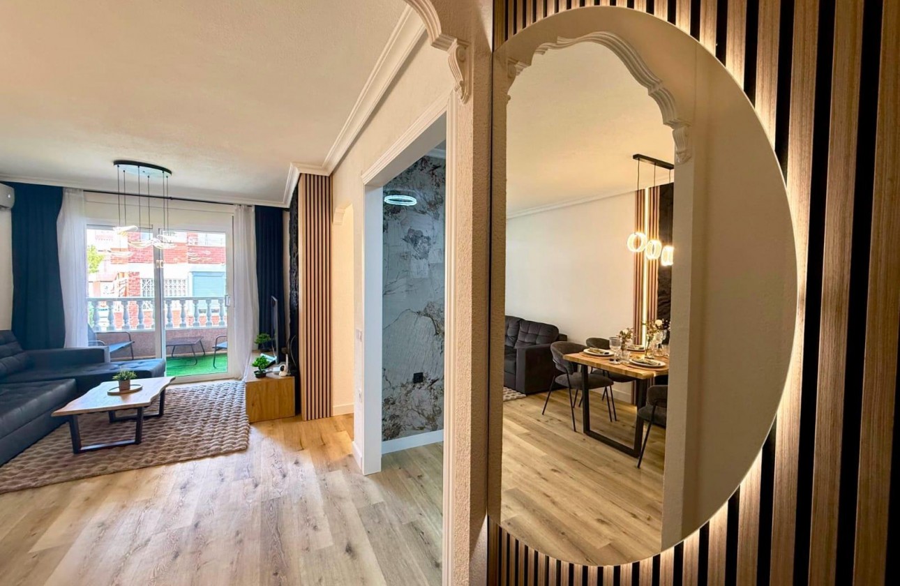 Resale - Apartment / flat - Torrevieja - Playa del Cura