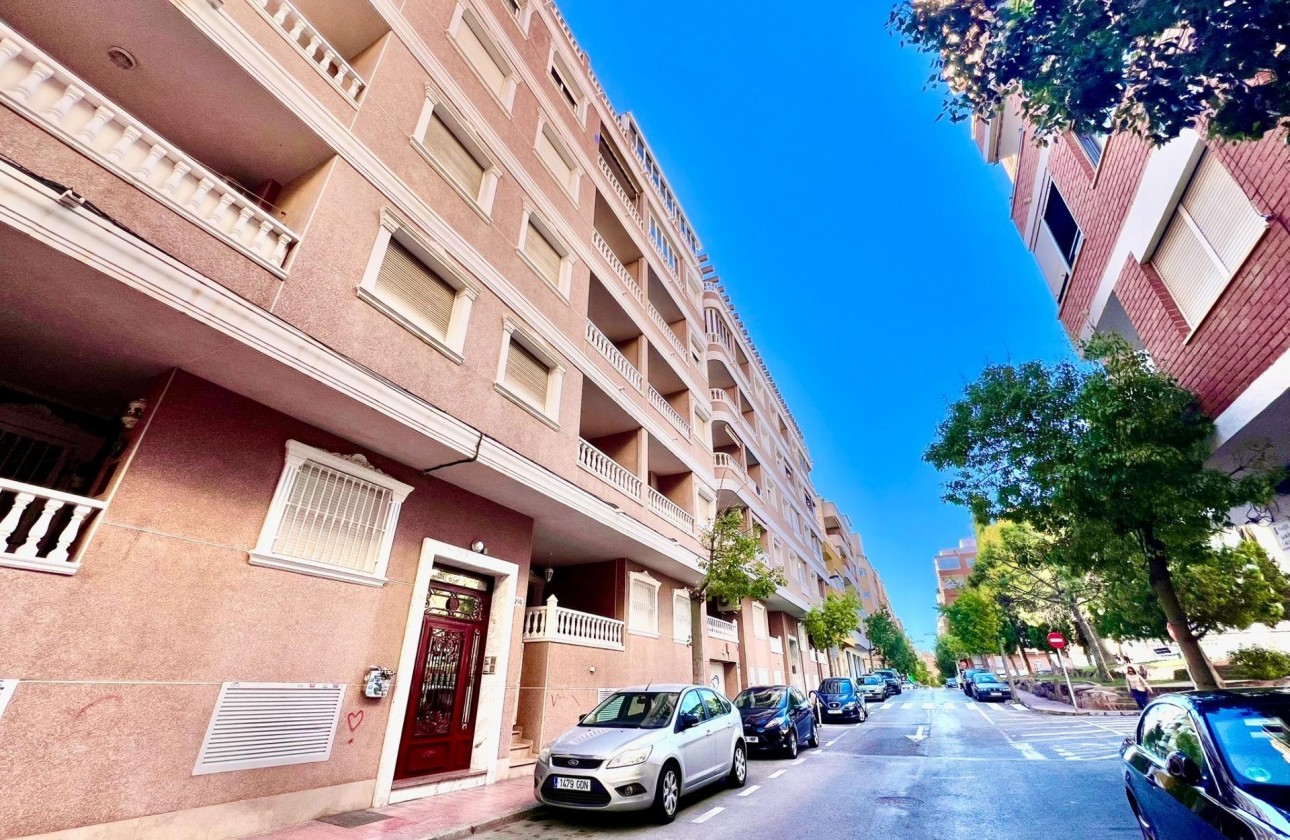 Resale - Apartment / flat - Torrevieja - Playa del Cura