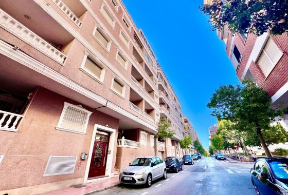Resale - Apartment / flat - Torrevieja - Playa del Cura