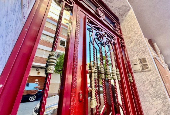Resale - Apartment / flat - Torrevieja - Playa del Cura