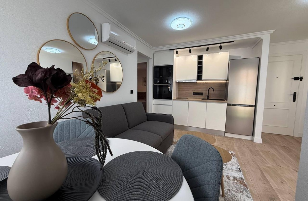 Resale - Apartment / flat - Torrevieja - Centro