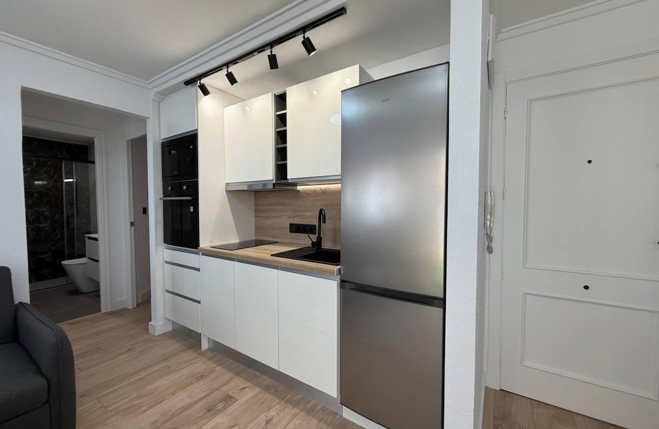 Resale - Apartment / flat - Torrevieja - Centro