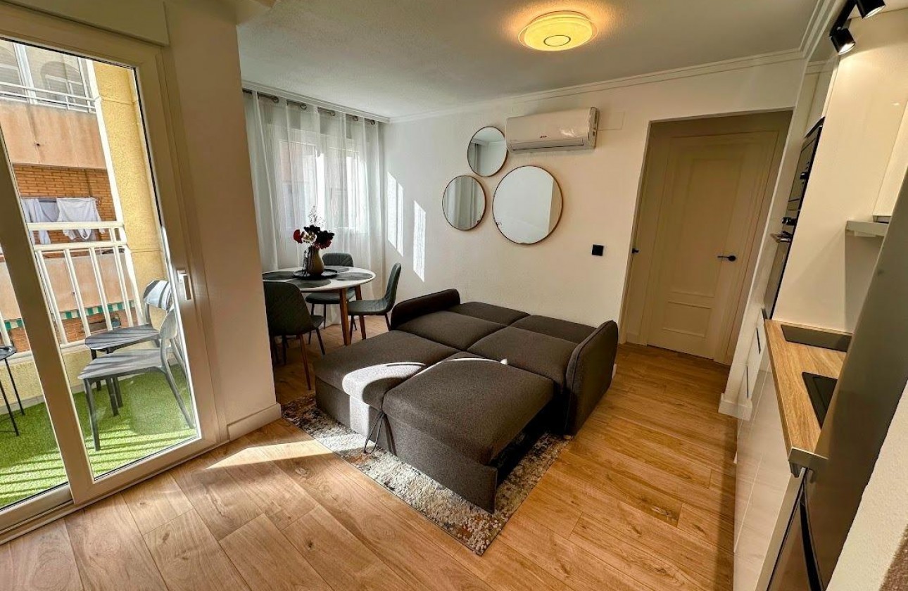 Resale - Apartment / flat - Torrevieja - Centro