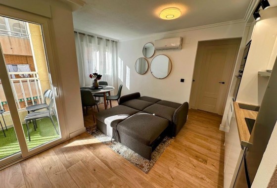 Resale - Apartment / flat - Torrevieja - Centro