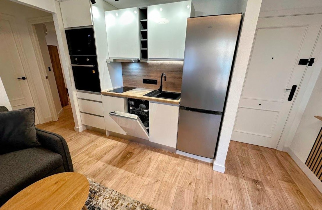 Resale - Apartment / flat - Torrevieja - Centro