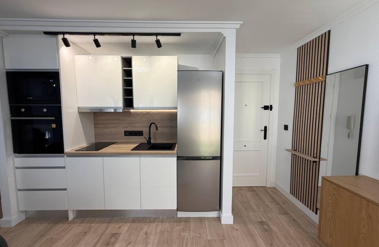 Resale - Apartment / flat - Torrevieja - Centro