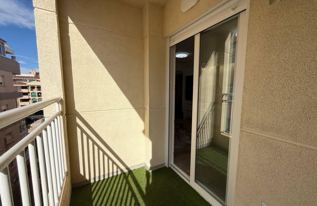 Resale - Apartment / flat - Torrevieja - Centro