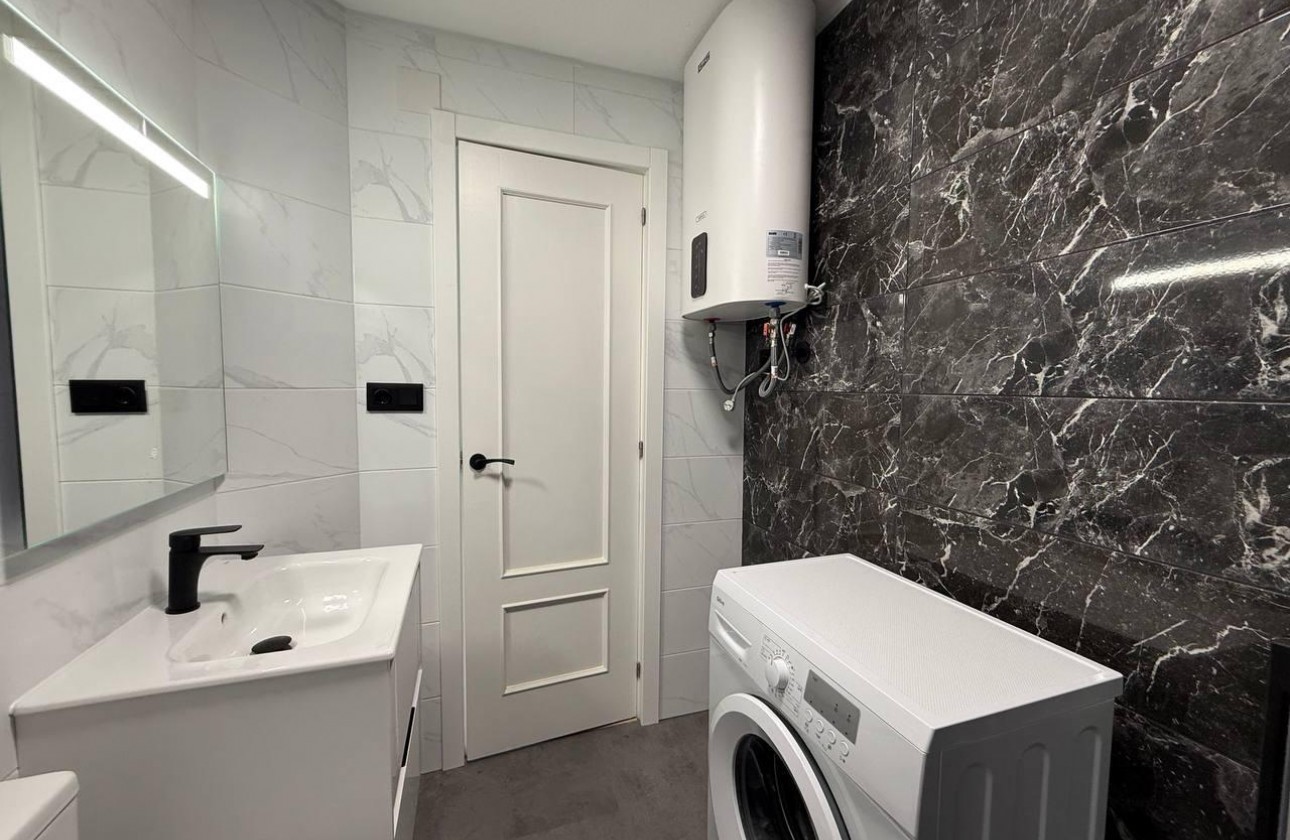 Resale - Apartment / flat - Torrevieja - Centro