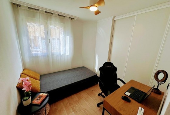 Resale - Apartment / flat - Torrevieja - Centro