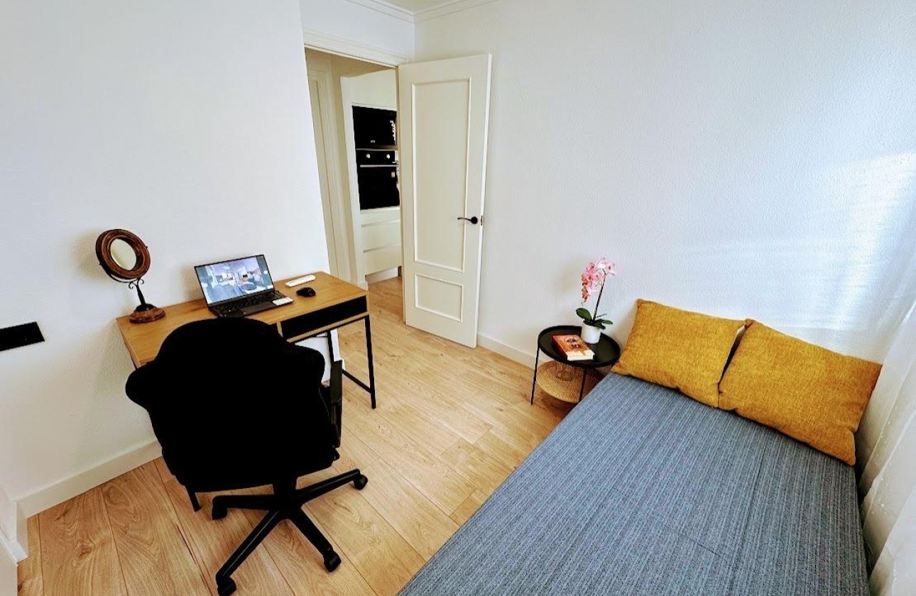 Resale - Apartment / flat - Torrevieja - Centro