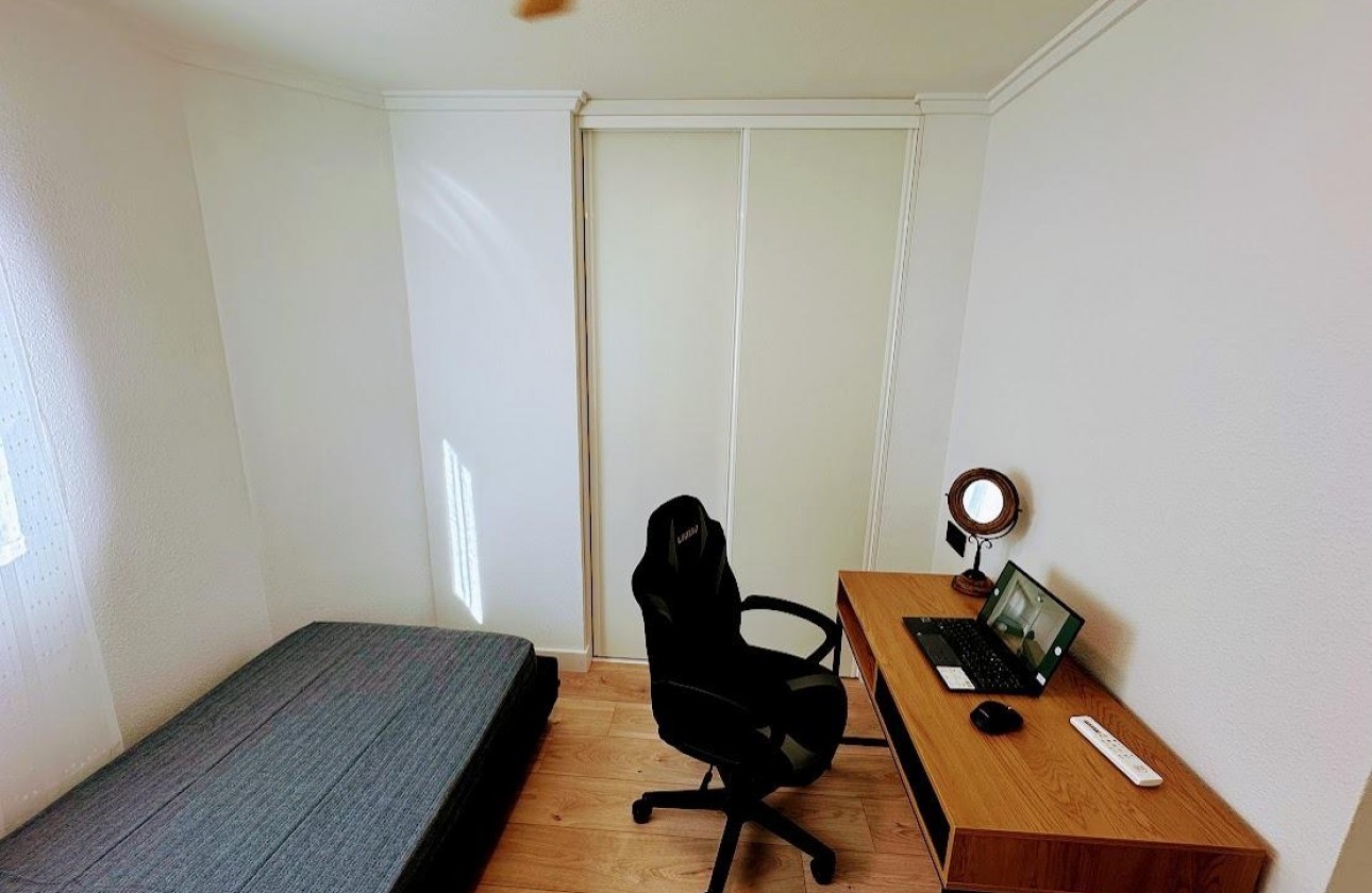 Resale - Apartment / flat - Torrevieja - Centro
