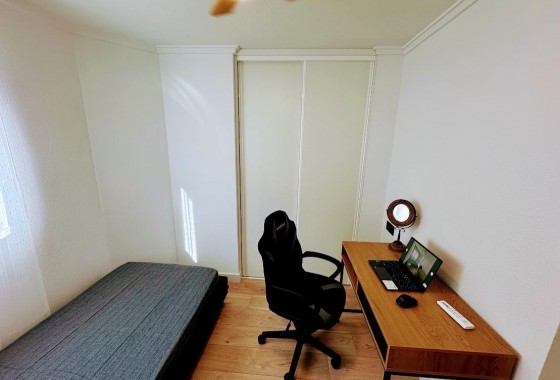 Resale - Apartment / flat - Torrevieja - Centro