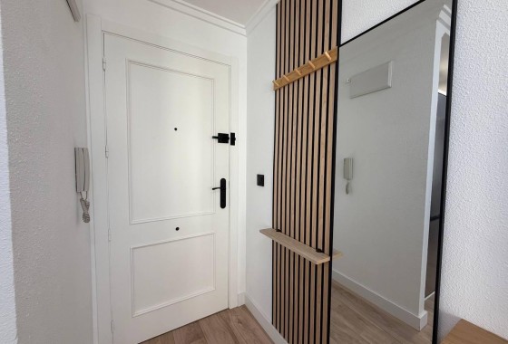 Resale - Apartment / flat - Torrevieja - Centro