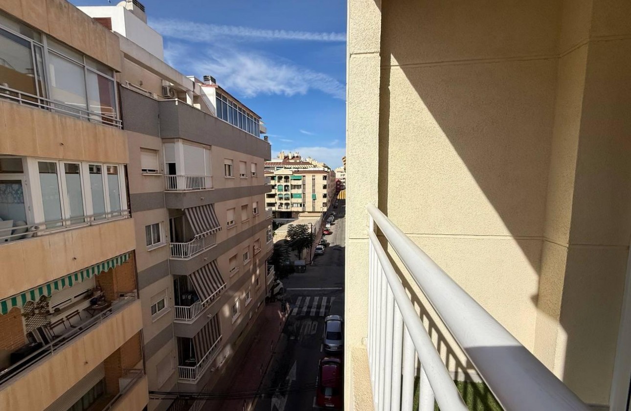 Resale - Apartment / flat - Torrevieja - Centro