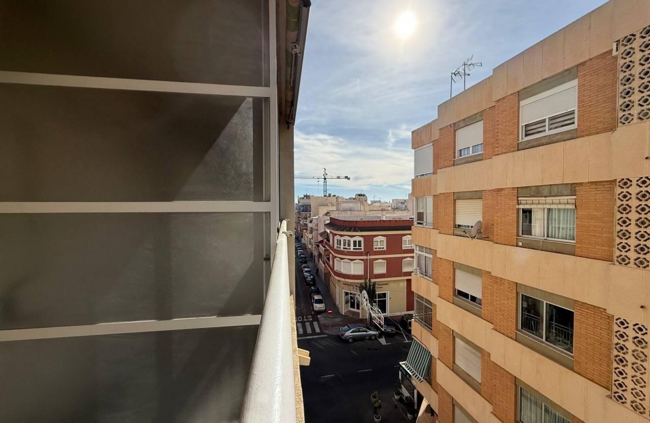 Resale - Apartment / flat - Torrevieja - Centro
