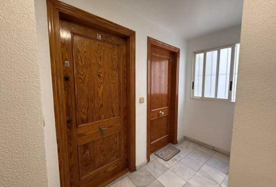 Resale - Apartment / flat - Torrevieja - Centro
