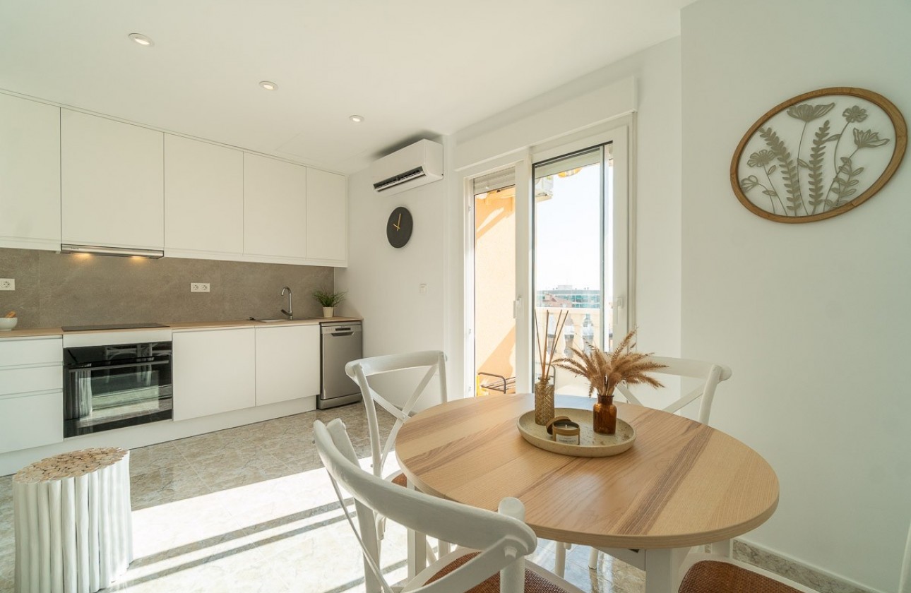 Resale - Apartment / flat - Torrevieja - Costa Blanca