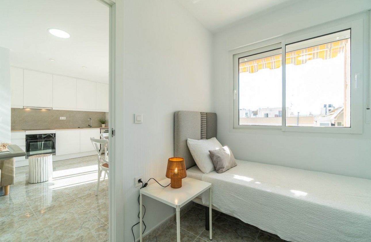 Resale - Apartment / flat - Torrevieja - Costa Blanca