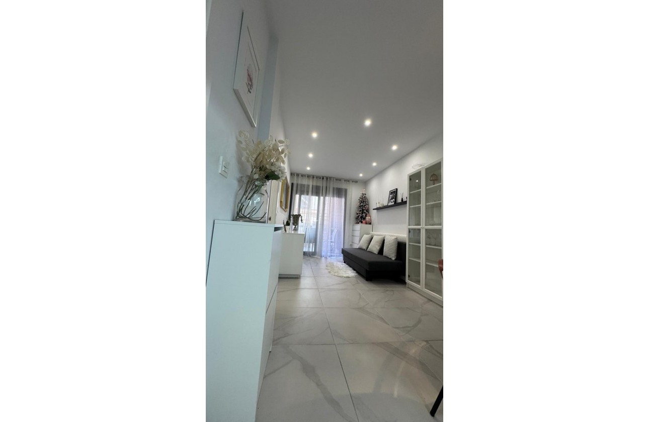 Resale - Apartment / flat - Torrevieja - Estacion de autobuses