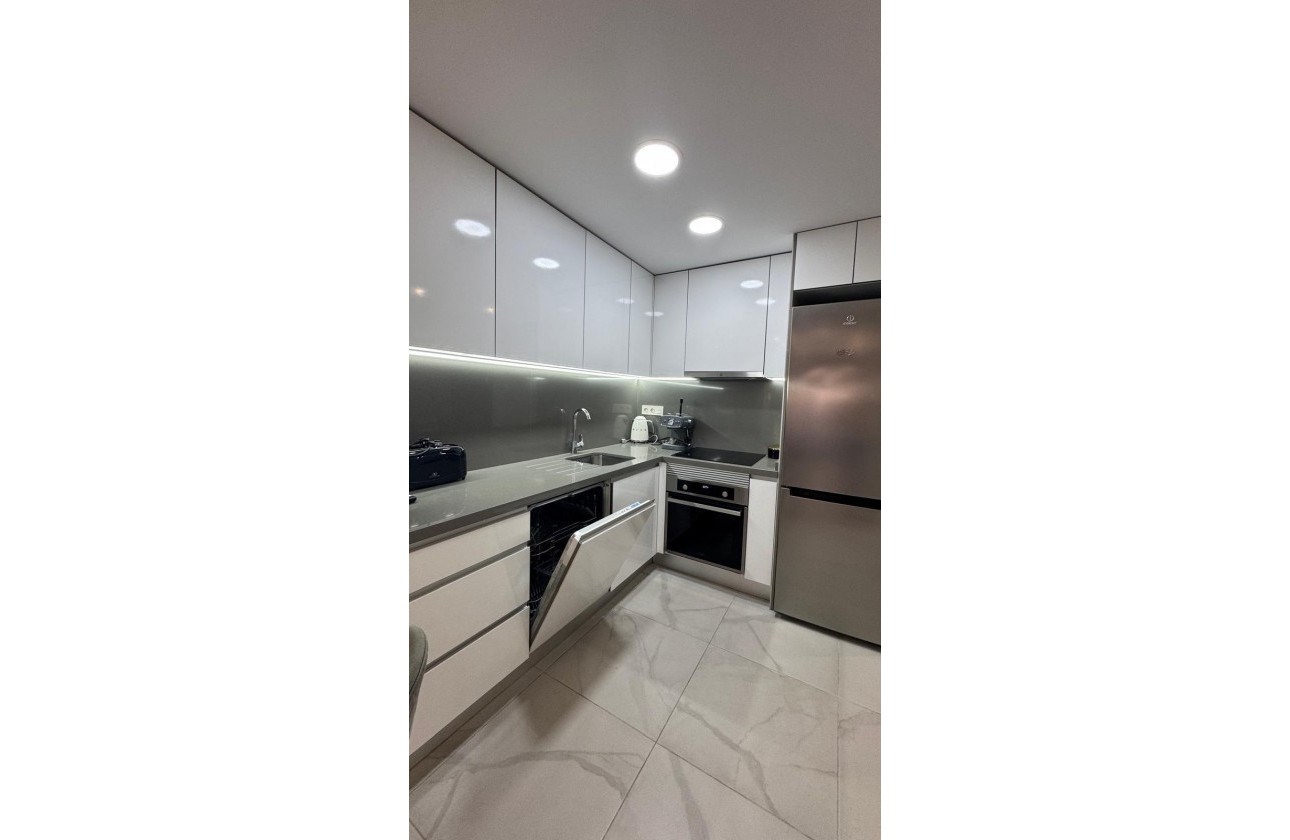 Resale - Apartment / flat - Torrevieja - Estacion de autobuses