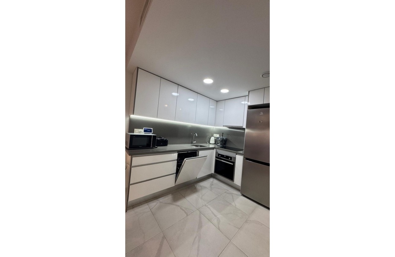 Resale - Apartment / flat - Torrevieja - Estacion de autobuses